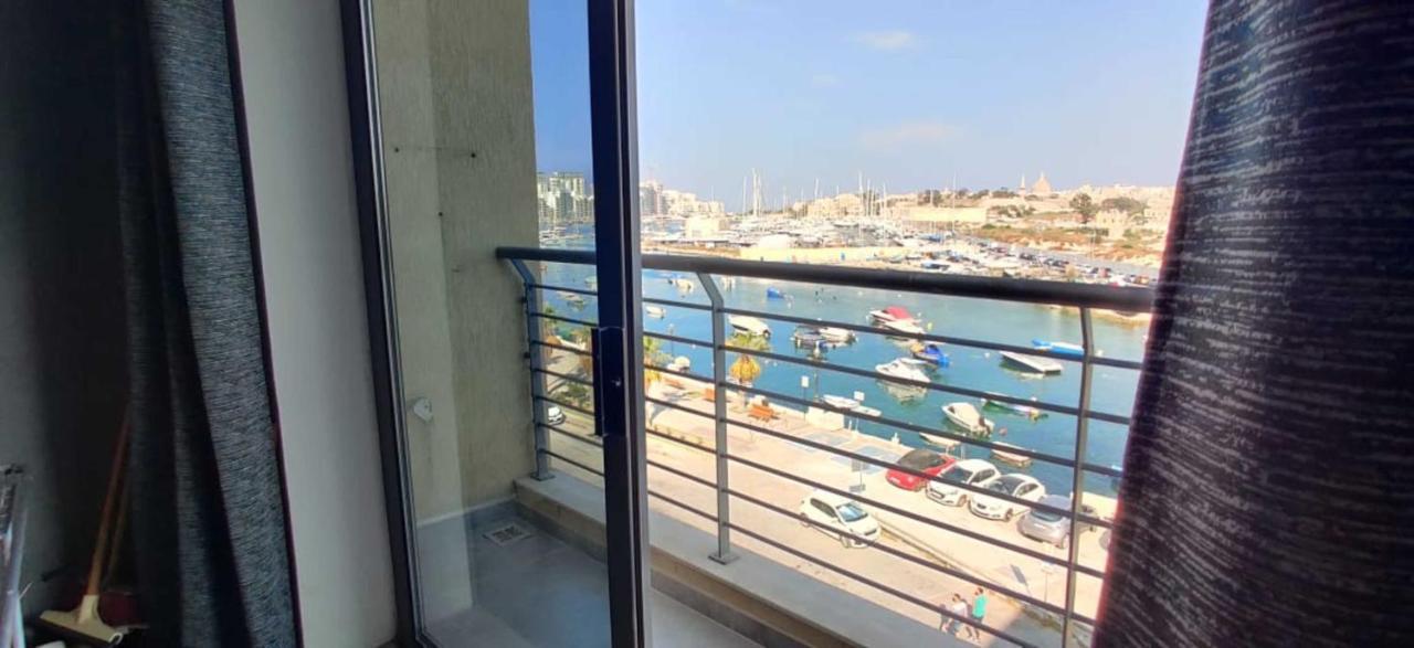 Shore Bridge Gzira Bagian luar foto